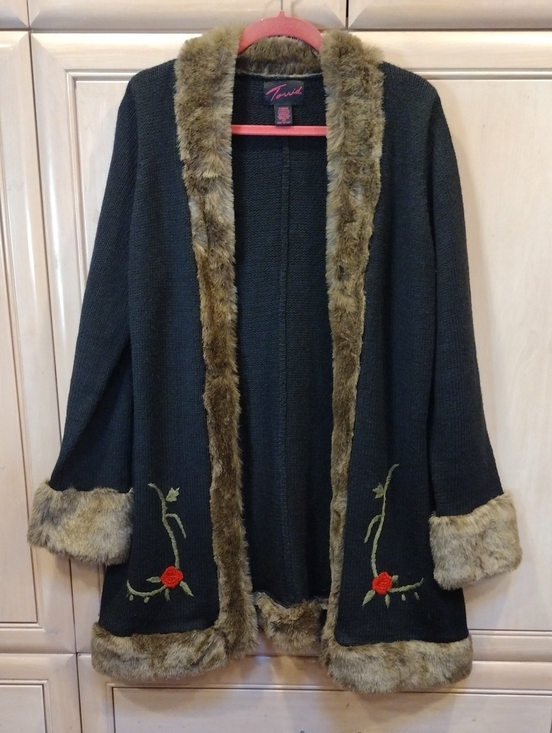 torrid Sweaters - Vtg torrid Black Boho Goth Penny Lane Cardigan w/ faux Fur & Rose Embroidery